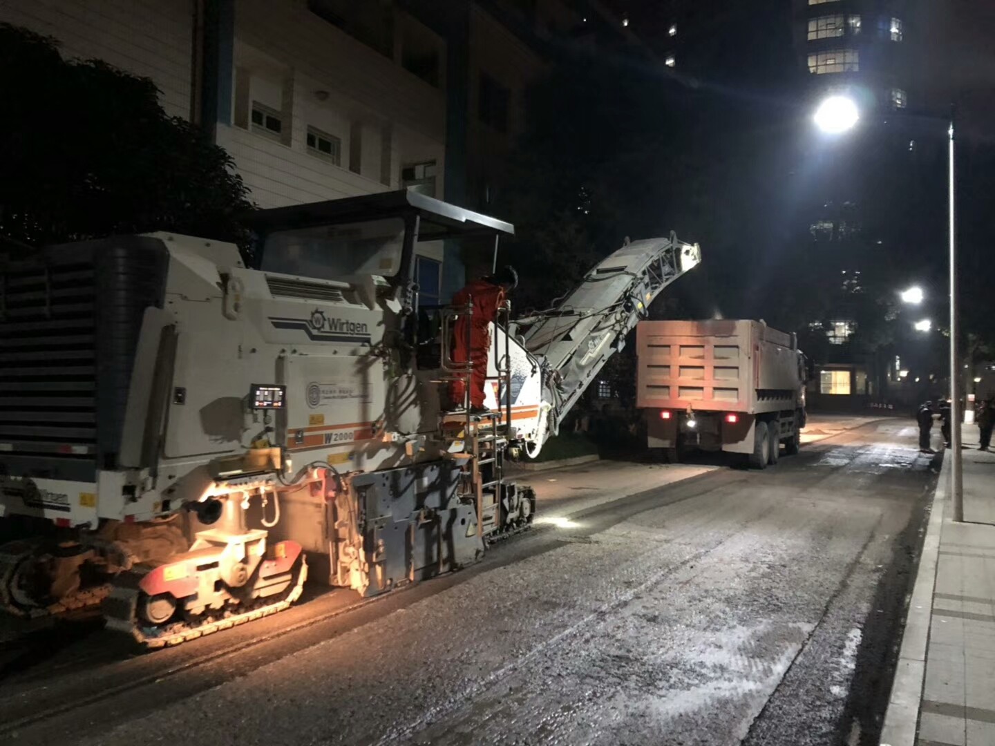 渝中區(qū)兒科醫(yī)院后門(mén)道路改造工程2016
